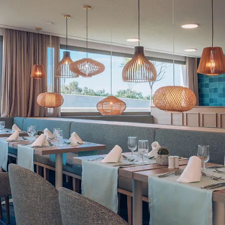 Iberostar Waves Cala Domingos Hotell 4*