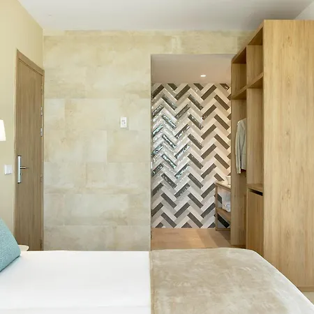 Hotel Iberostar Waves Cala Domingos 4*